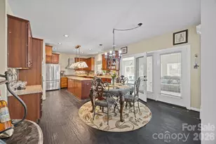 6215 Glencairn Ct, Charlotte, NC 28269 - Photo 12