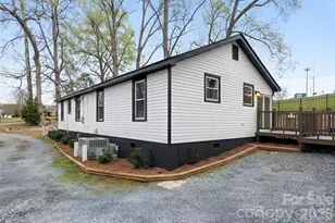 443 Brandon St, Davidson, NC 28036 - Photo 2