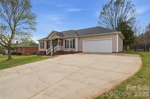 119 Henry Putnam Dr, Cherryville, NC 28021 - Photo 2