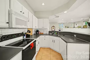 701 E 8th St, Charlotte, NC 28202 - Photo 14