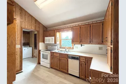 1709 Acorn Avenue, Hudson, NC 28638 - Photo 8