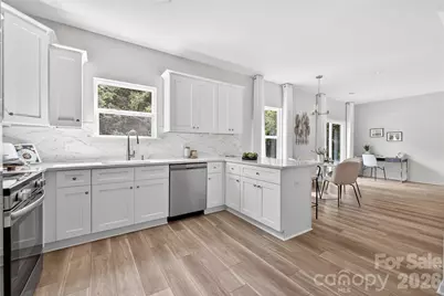 4809 Eleanor Drive, Charlotte, NC 28208 - Photo 10