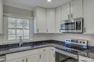 6526 Wheeler Dr, Charlotte, NC 28211 - Photo 14