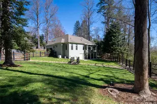 1916 Laurel Park Hwy, Hendersonville, NC 28739 - Photo 34