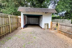 416 S Race St, Statesville, NC 28677 - Photo 8