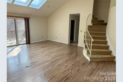 1720 12th Street NE, Hickory, NC 28601 - Photo 2