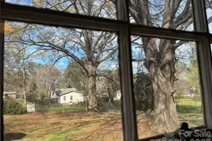 214 W Maine Ave, Bessemer City, NC 28016 - Photo 4