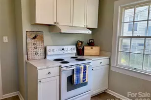 214 W Maine Ave, Bessemer City, NC 28016 - Photo 2