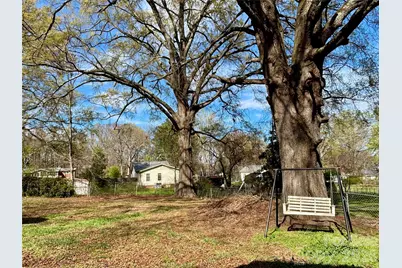 214 W Maine Avenue, Bessemer City, NC 28016 - Photo 10