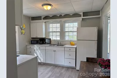 214 W Maine Avenue, Bessemer City, NC 28016 - Photo 1