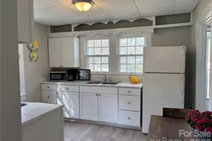 214 W Maine Ave, Bessemer City, NC 28016 - Photo 1