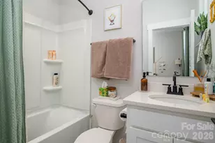 566 W End Dr, Charlotte, NC 28208 - Photo 18