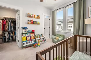 566 W End Dr, Charlotte, NC 28208 - Photo 18