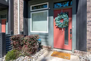 566 W End Dr, Charlotte, NC 28208 - Photo 2