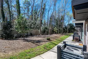 566 W End Dr, Charlotte, NC 28208 - Photo 20