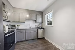 8033 Regent Park Ln, Charlotte, NC 28210 - Photo 4