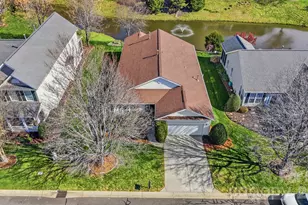 415 Garnet Ct, Fort Mill, SC 29708 - Photo 2