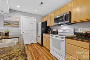 718 W Trade St, Charlotte, NC 28202 - Photo 12