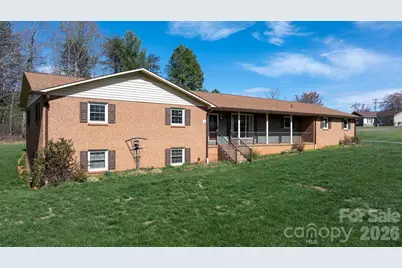 5515 Chestnut Drive, Hickory, NC 28602 - Photo 2