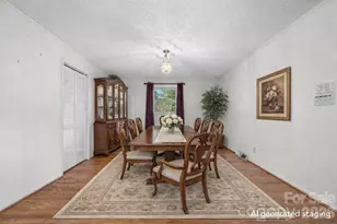 5515 Chestnut Dr, Hickory, NC 28602 - Photo 14