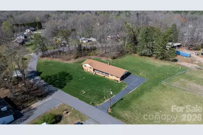 5515 Chestnut Drive, Hickory, NC 28602 - Photo 32