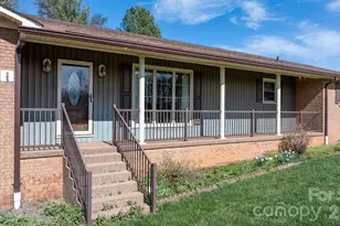 5515 Chestnut Dr, Hickory, NC 28602 - Photo 4