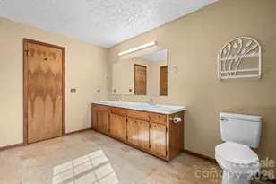 5515 Chestnut Dr, Hickory, NC 28602 - Photo 24