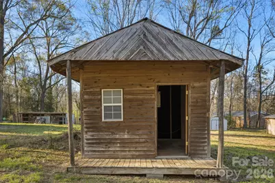 1123 Dallas Stanley Highway, Dallas, NC 28034 - Photo 32