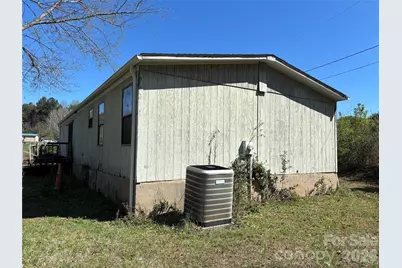 2307 Pathfinder Street, Newton, NC 28658 - Photo 2