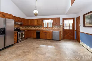 586 Justice Ridge Rd, Candler, NC 28715 - Photo 10