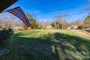 586 Justice Ridge Rd, Candler, NC 28715 - Photo 2