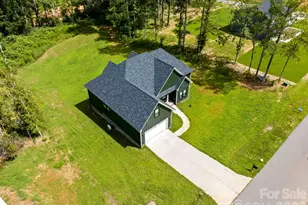 2002 Pln Fld Dr, Bessemer City, NC 28016 - Photo 2