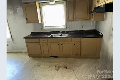 1180 W Wall Street, Wadesboro, NC 28170 - Photo 6