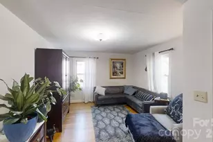 719 Oakland St, Hendersonville, NC 28791 - Photo 6