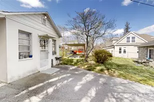 719 Oakland St, Hendersonville, NC 28791 - Photo 28