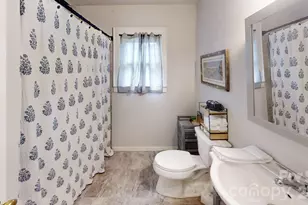 719 Oakland St, Hendersonville, NC 28791 - Photo 12