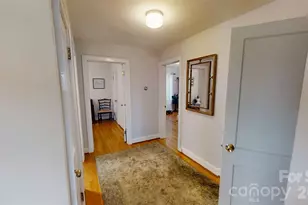 719 Oakland St, Hendersonville, NC 28791 - Photo 10