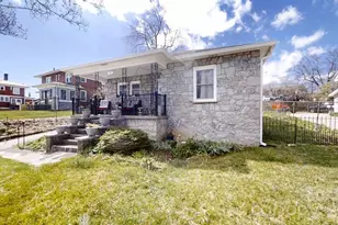 719 Oakland St, Hendersonville, NC 28791 - Photo 2