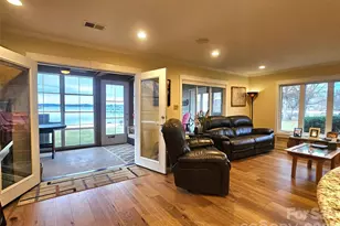 7413 Mariner Cove Dr, Cornelius, NC 28031 - Photo 4