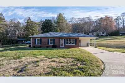 313 Arrowood Street SE, Lenoir, NC 28645 - Photo 2