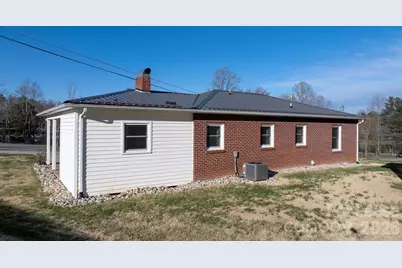 313 Arrowood Street SE, Lenoir, NC 28645 - Photo 10