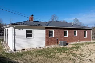 313 Arrowood St SE, Lenoir, NC 28645 - Photo 10