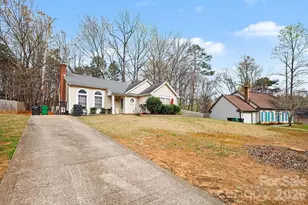 7925 Turquoise Dr, Charlotte, NC 28215 - Photo 8