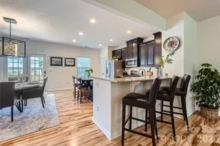 1727 Evergreen Dr, Charlotte, NC 28208 - Photo 6