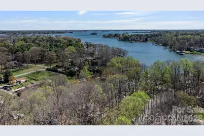 8032 Lakeview Drive, Denver, NC 28037 - Photo 6