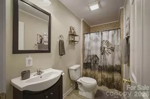4015 Fairview Dr, Maiden, NC 28650 - Photo 32