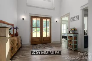 227 Northview Dr, Hendersonville, NC 28791 - Photo 2