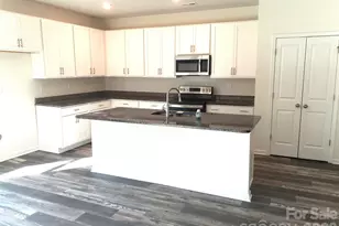 2019 Arapaho Dr, Charlotte, NC 28214 - Photo 6