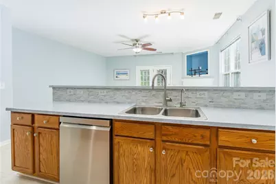 4018 Glenlea Commons Drive, Charlotte, NC 28216 - Photo 8