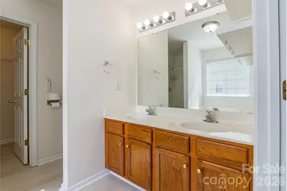 4018 Glenlea Commons Drive, Charlotte, NC 28216 - Photo 16
